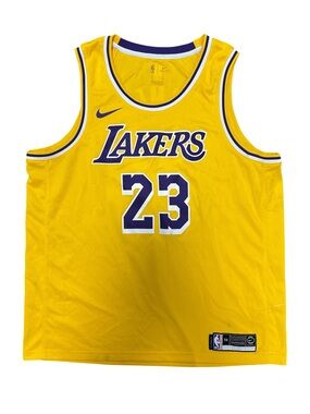 Los Angeles Lakers LeBron James Jersey Size: XXL